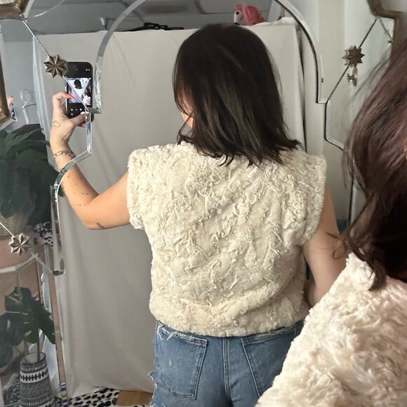 Anthropologie Mauve Leah Faux Fur Cropped Muscle Tee Ivory Size Small - Picture 3 of 7